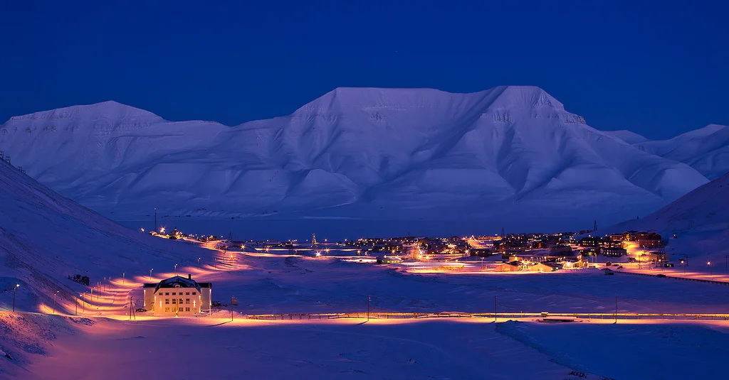 longyearbyen night